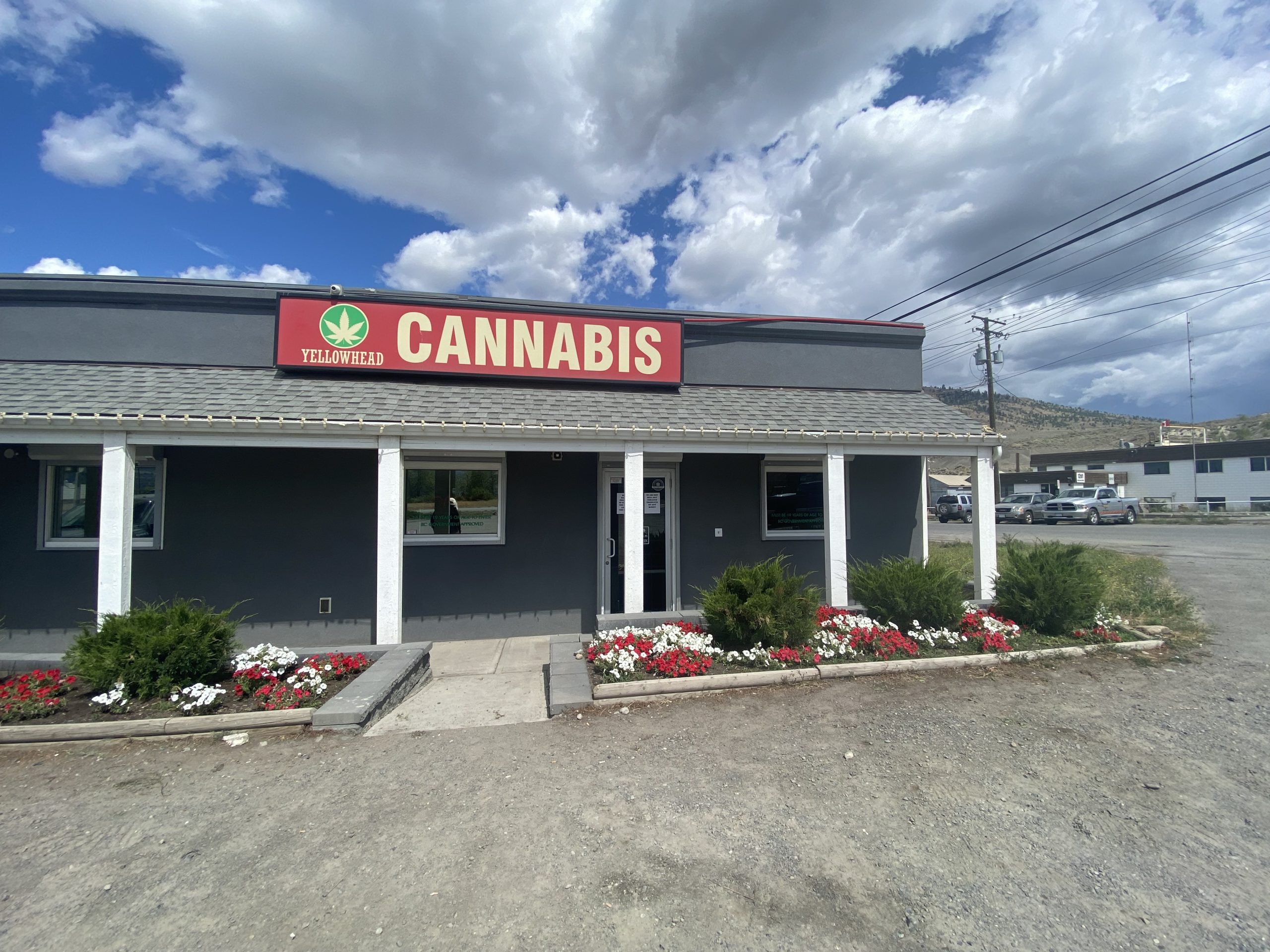 Yellowhead Cannabis Kamloops | Front entrance to store